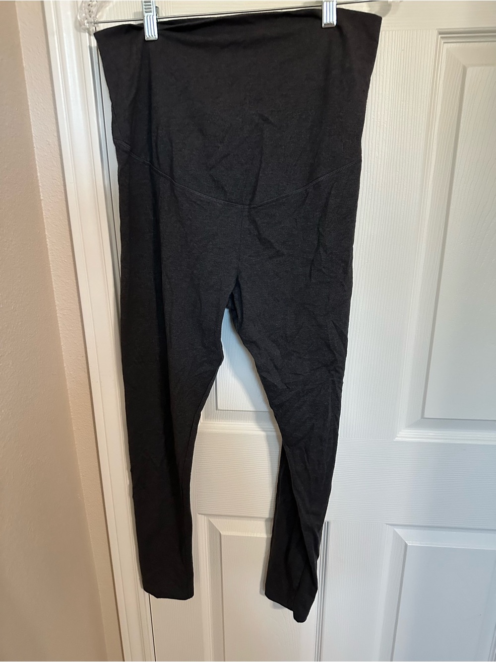Old Navy Maternity Leggings with full panel. Soft fabric, Size Large and EUC